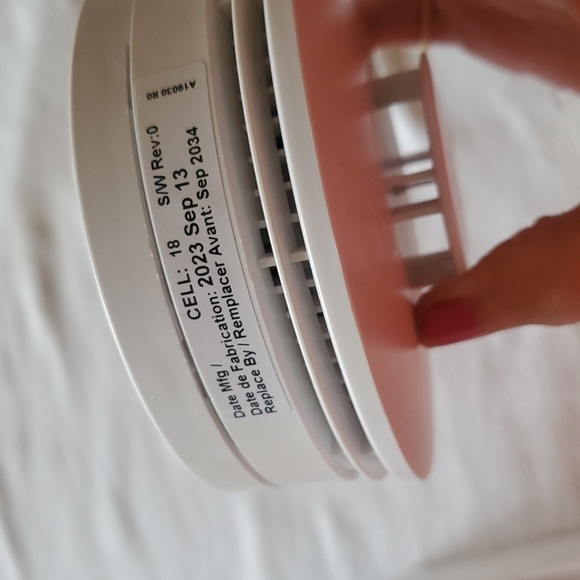 Resideo Honeywell (1) Wireless Smoke/Heat Detector Model 5800SMOKEV - Picture 8 of 8